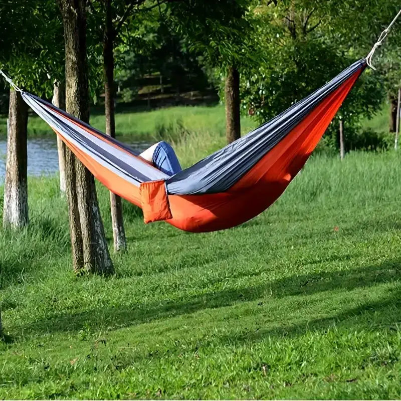 Lightweight and Portable Camping Hammock with Storage Bag and Tree Rope Suitable for Hiking Beach Backpacking Outdoor Leisure